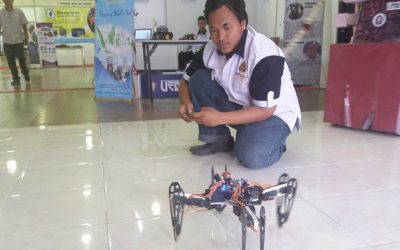 Mahasiswa UNDIP ini Ciptakan Robot Mampu Berjalan Tegak di Medan Miring